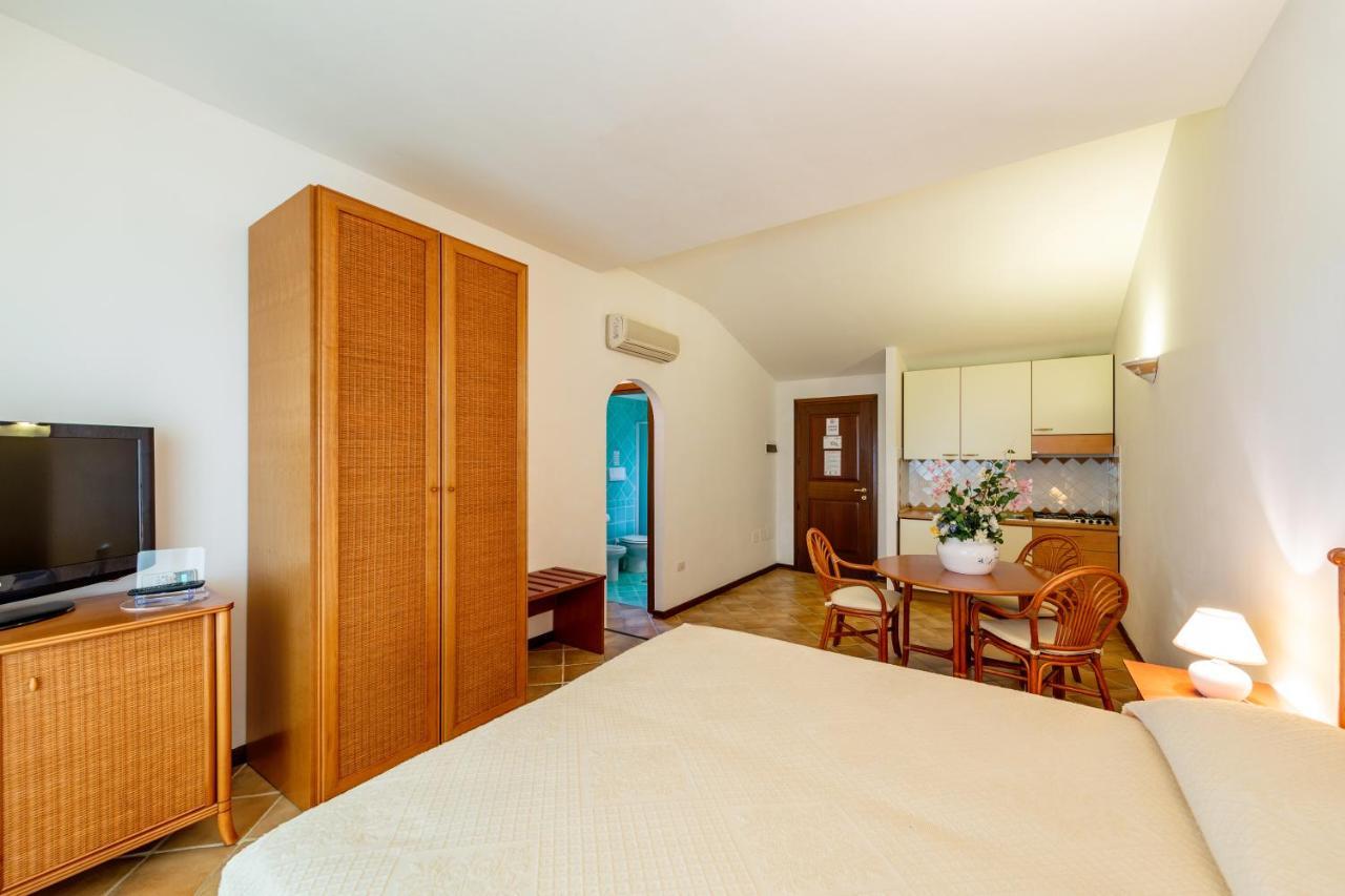Vista Village Loiri Porto San Paolo Exterior photo